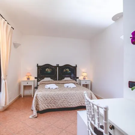 Nuovo Castello Crisilio Farmház