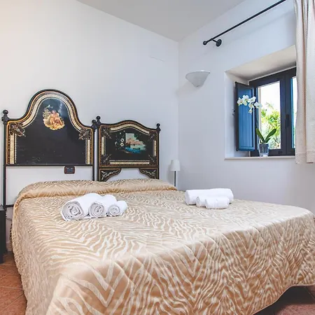 בית חווה Nuovo Castello Crisilio