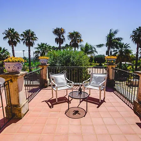 Nuovo Castello Crisilio * אבולה