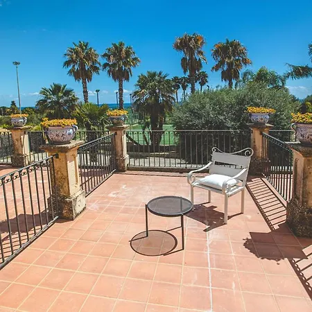 Nuovo Castello Crisilio בית חווה