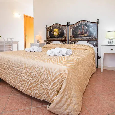 Nuovo Castello Crisilio אבולה