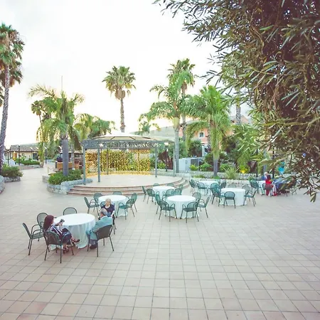 בית חווה Nuovo Castello Crisilio