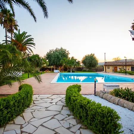 בית חווה Nuovo Castello Crisilio