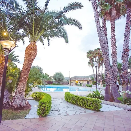 Nuovo Castello Crisilio בית חווה *