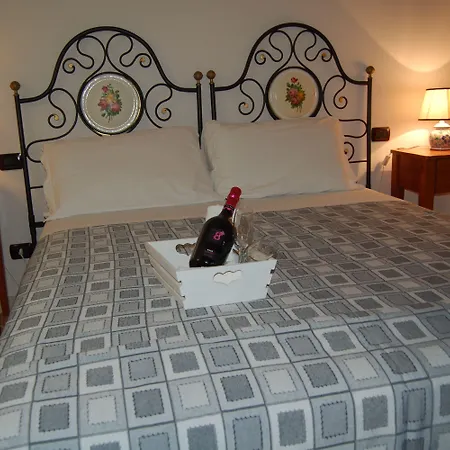 בית חווה Nuovo Castello Crisilio אבולה