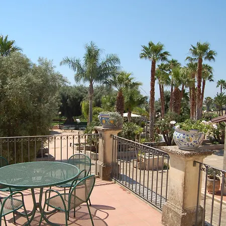 בית חווה Nuovo Castello Crisilio