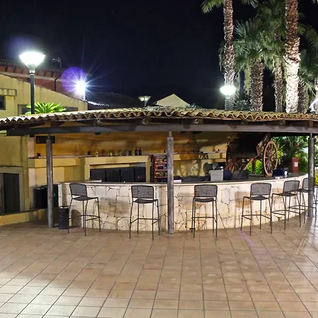 Nuovo Castello Crisilio בית חווה *