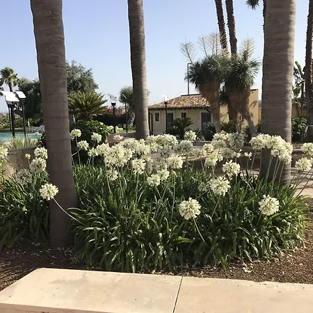 Nuovo Castello Crisilio בית חווה אבולה