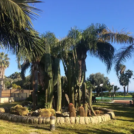 Nuovo Castello Crisilio בית חווה