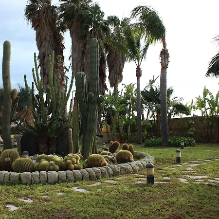 Nuovo Castello Crisilio בית חווה *