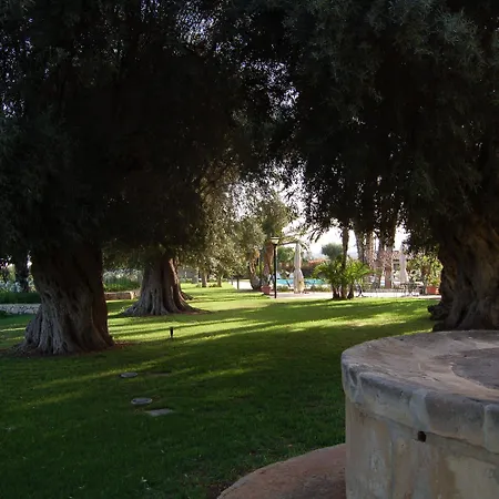 Nuovo Castello Crisilio אבולה