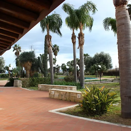 Nuovo Castello Crisilio בית חווה *