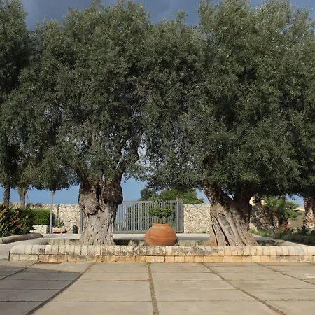 בית חווה Nuovo Castello Crisilio