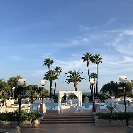 בית חווה Nuovo Castello Crisilio אבולה