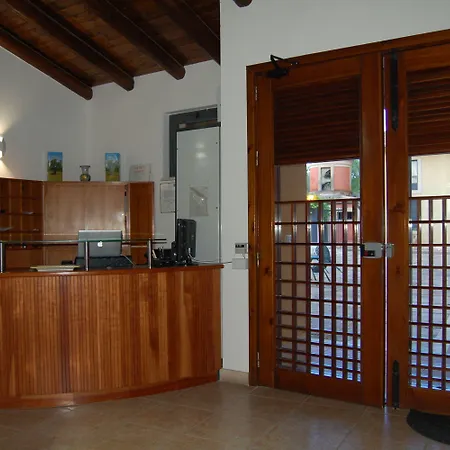 Nuovo Castello Crisilio * אבולה