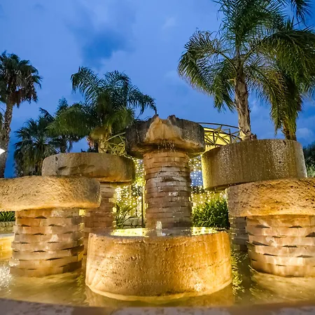 Nuovo Castello Crisilio אבולה