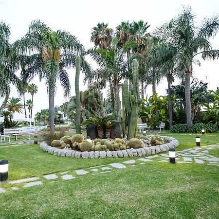 בית חווה Nuovo Castello Crisilio אבולה