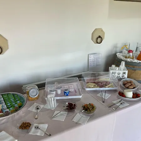 Nuovo Castello Crisilio בית חווה אבולה